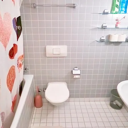 Double By Interlaken. Parking Casa de hóspedes